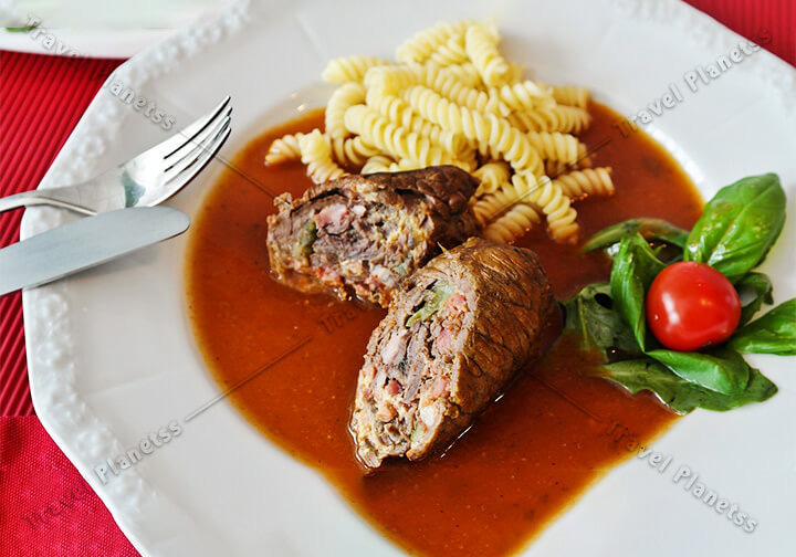 Rindsrouladen Rezept | Easy & Delicious German Beef Rolls